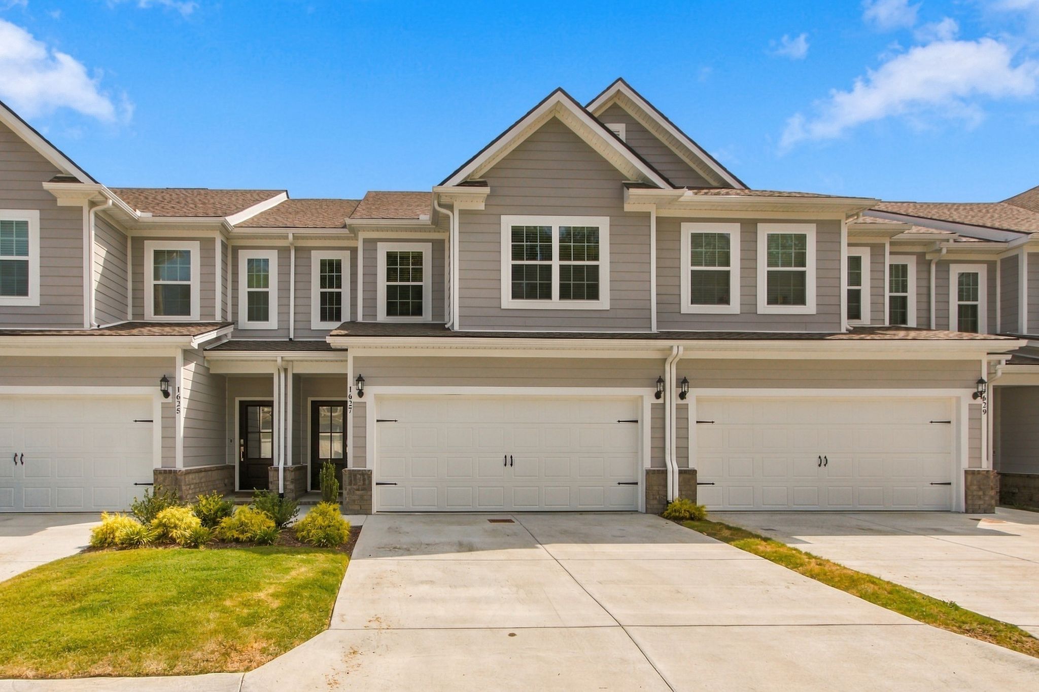 1627 Manuka Lane