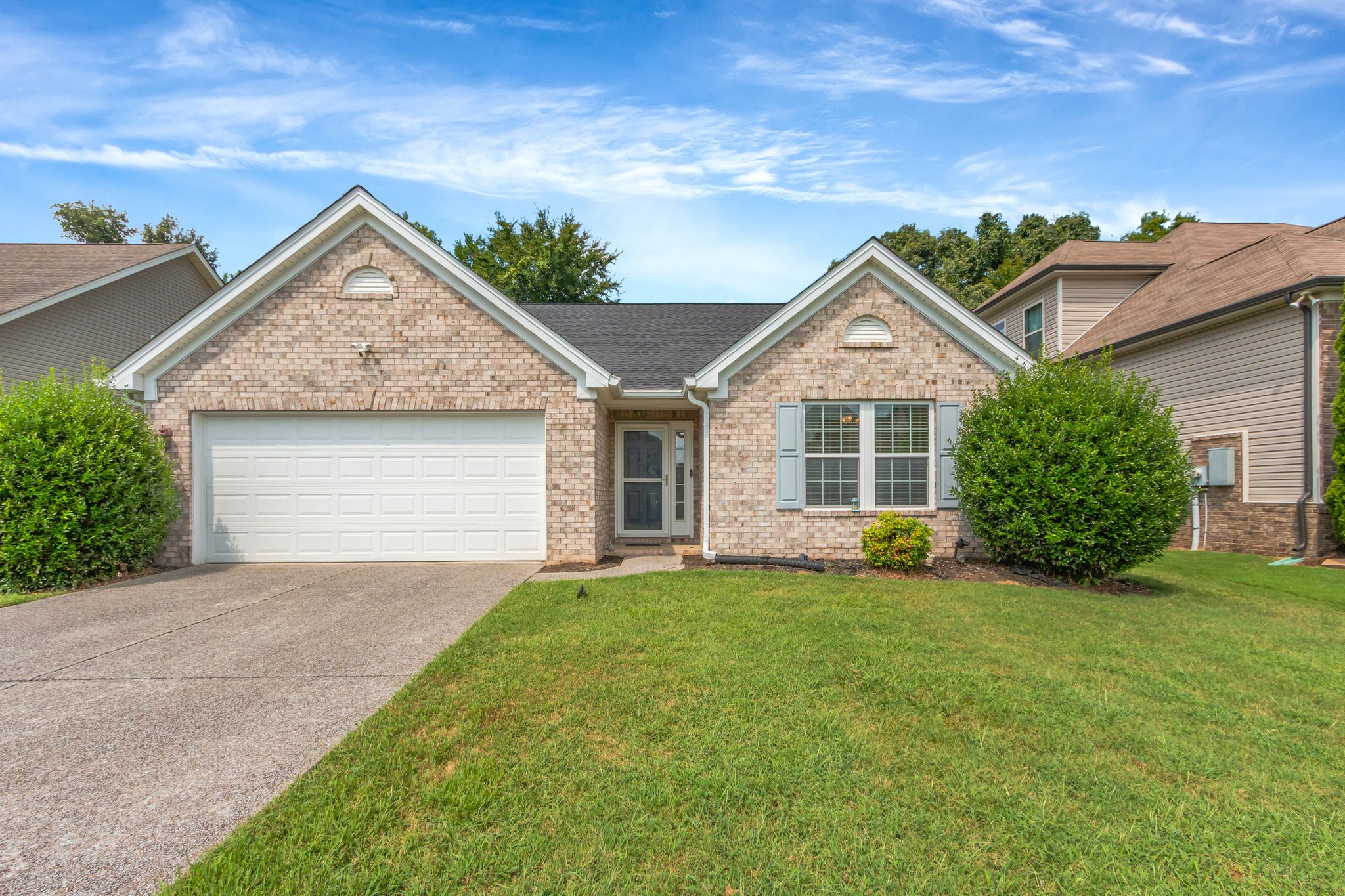 1035 Daniel Lane